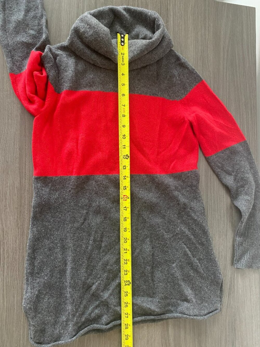 Athleta Colorblock Turtleneck Sweater Gray Red Size Medium Cozy Knit Tunic - Picture 5 of 7